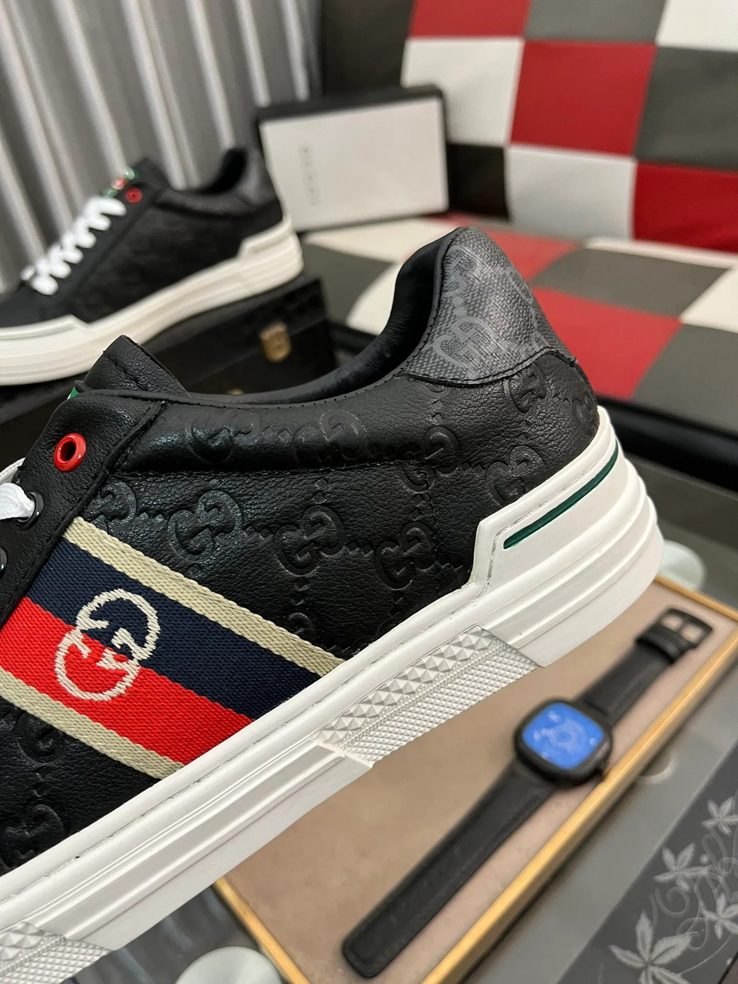 Men's shoes💰400⌚️⌚️[GUCCI] Gucci men's casual shoes are absolutely popular🔥The ultimate matching item for trendy men! The charm of super texture is irresistible, the main recommendation, the flower leather color is bright! The upper is made of high-quality cowhide + brand printed fabric, sheepskin feet, wear-resistant rubber sole, noble and elegant! Extremely comfortable🎁🎁You can be as handsome as you want💪 38-442⃣️colors available